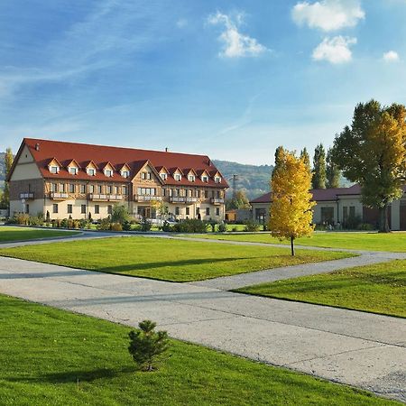 Malvazia Hotel Prievaly ภายนอก รูปภาพ