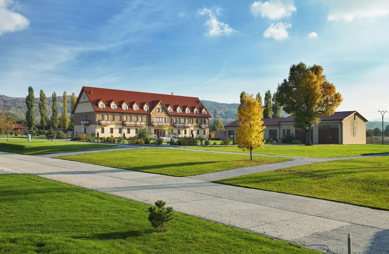 Malvazia Hotel Prievaly ภายนอก รูปภาพ